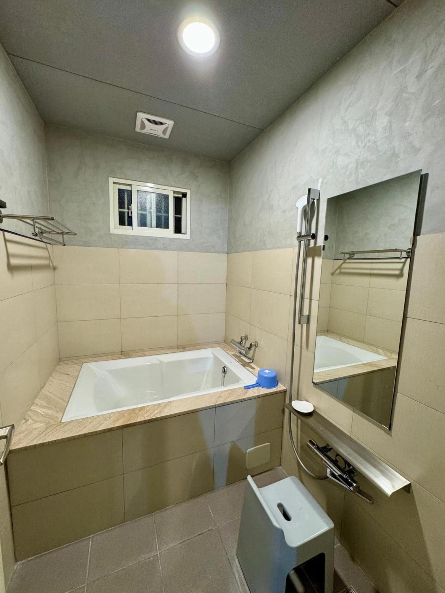 Tu Wei 192 Homestay Zhuangwei Exterior photo
